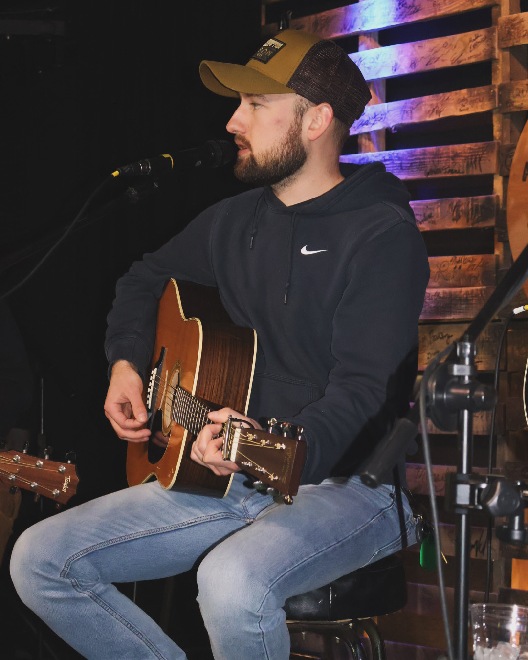 Rollin Playing a writers round in Nashville